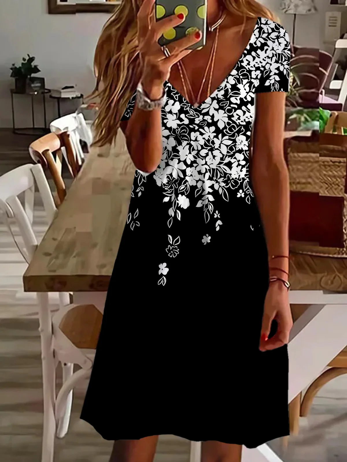 Damen Geblümt Kurzarm Sommer Print Kleid V-Ausschnitt Täglich Lässig Midi Passen & Flare Kleid A-Linien-Kleid