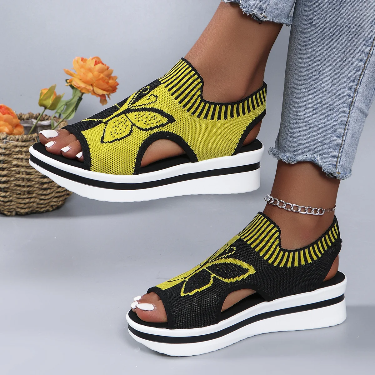 Damen Sommer Neu Freizeit Fliegend Gewebe Hohl Mesh Fisch Mund Strand Damen Sport Stil Pantolette