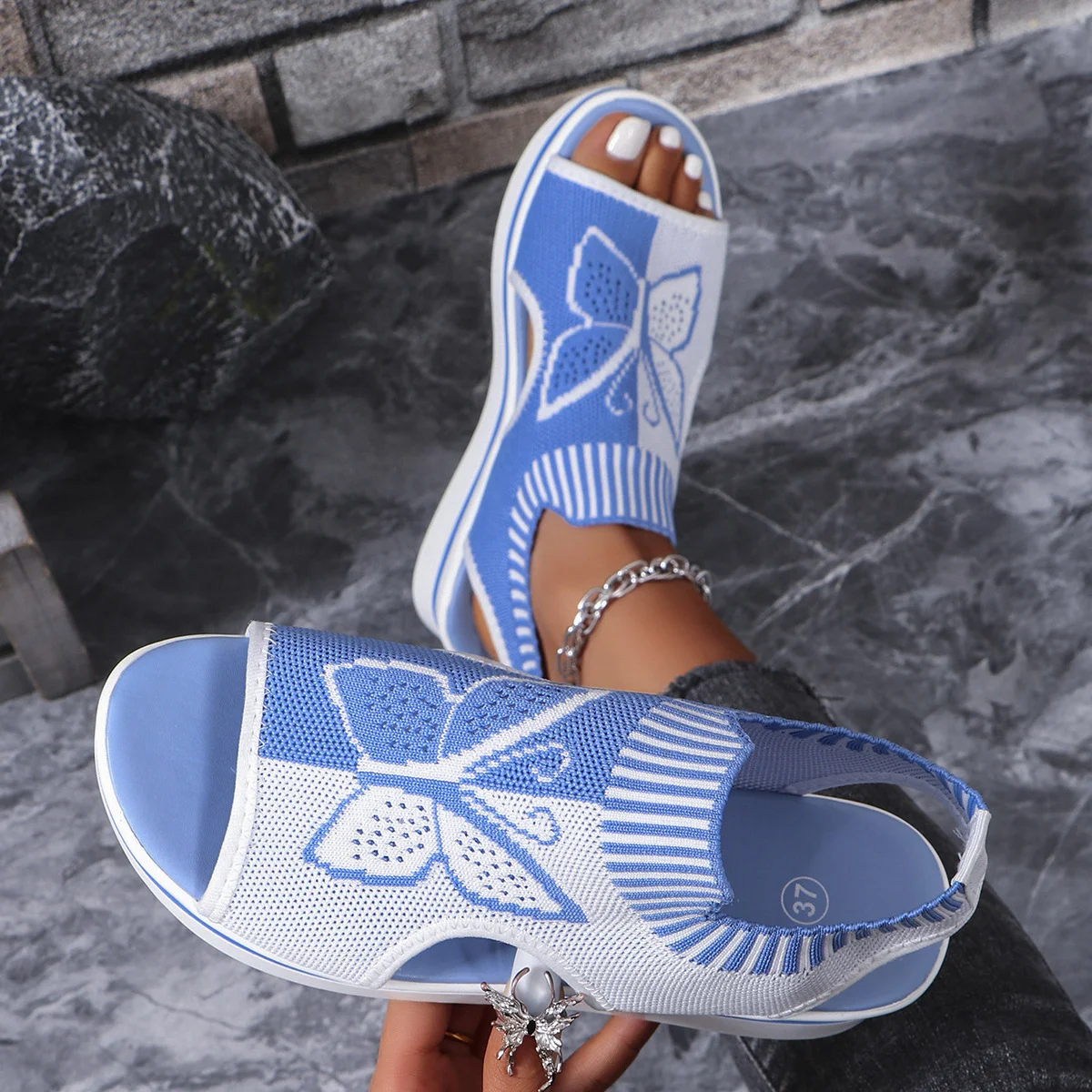 Damen Sommer Neu Freizeit Fliegend Gewebe Hohl Mesh Fisch Mund Strand Damen Sport Stil Pantolette