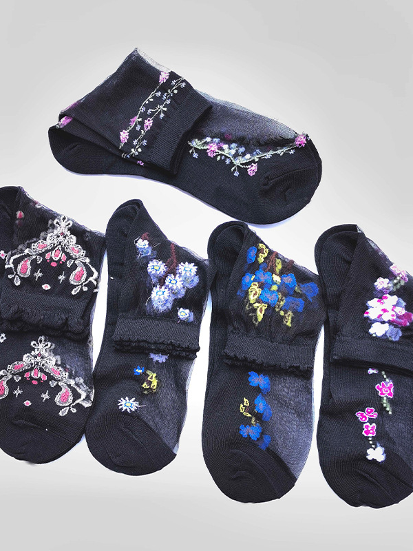 Heiß Verkauf Damen Mittel Tube Kristall Strümpfe Frühling und Sommer Dünn Bestickt Glas Seide Damen Strümpfe Im mittleren Alter und Alten Rutschfest Socken