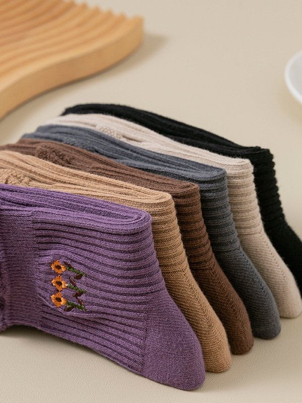 Neu rein Baumwolle japanisch Retro Literarisch Blume Mittlerer Tube Damen Socken Schweißabsorbierend Atmungsaktiv Bestickt Blume Socken