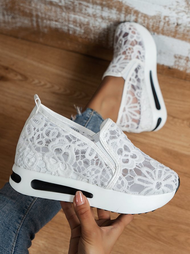 Blumenstickerei Mesh Paneeliert Slip-On Keil Sneakers