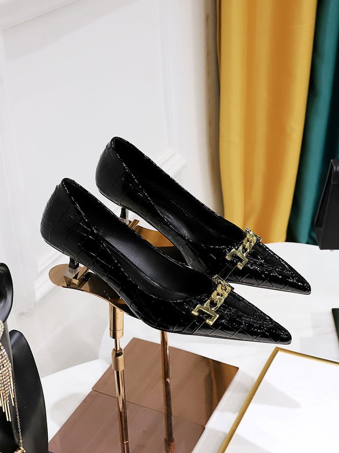 Kette Kätzchen-Ferse Lackleder Pumps