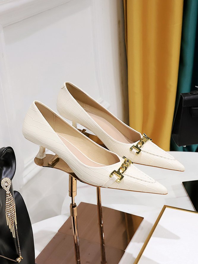 Kette Kätzchen-Ferse Lackleder Pumps
