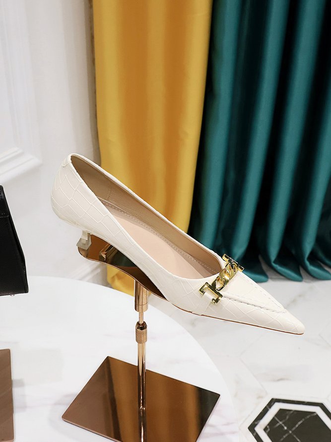 Kette Kätzchen-Ferse Lackleder Pumps
