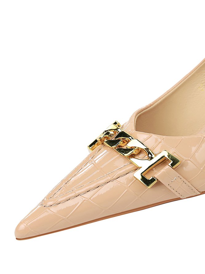 Kette Kätzchen-Ferse Lackleder Pumps