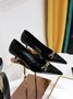 Kette Kätzchen-Ferse Lackleder Pumps